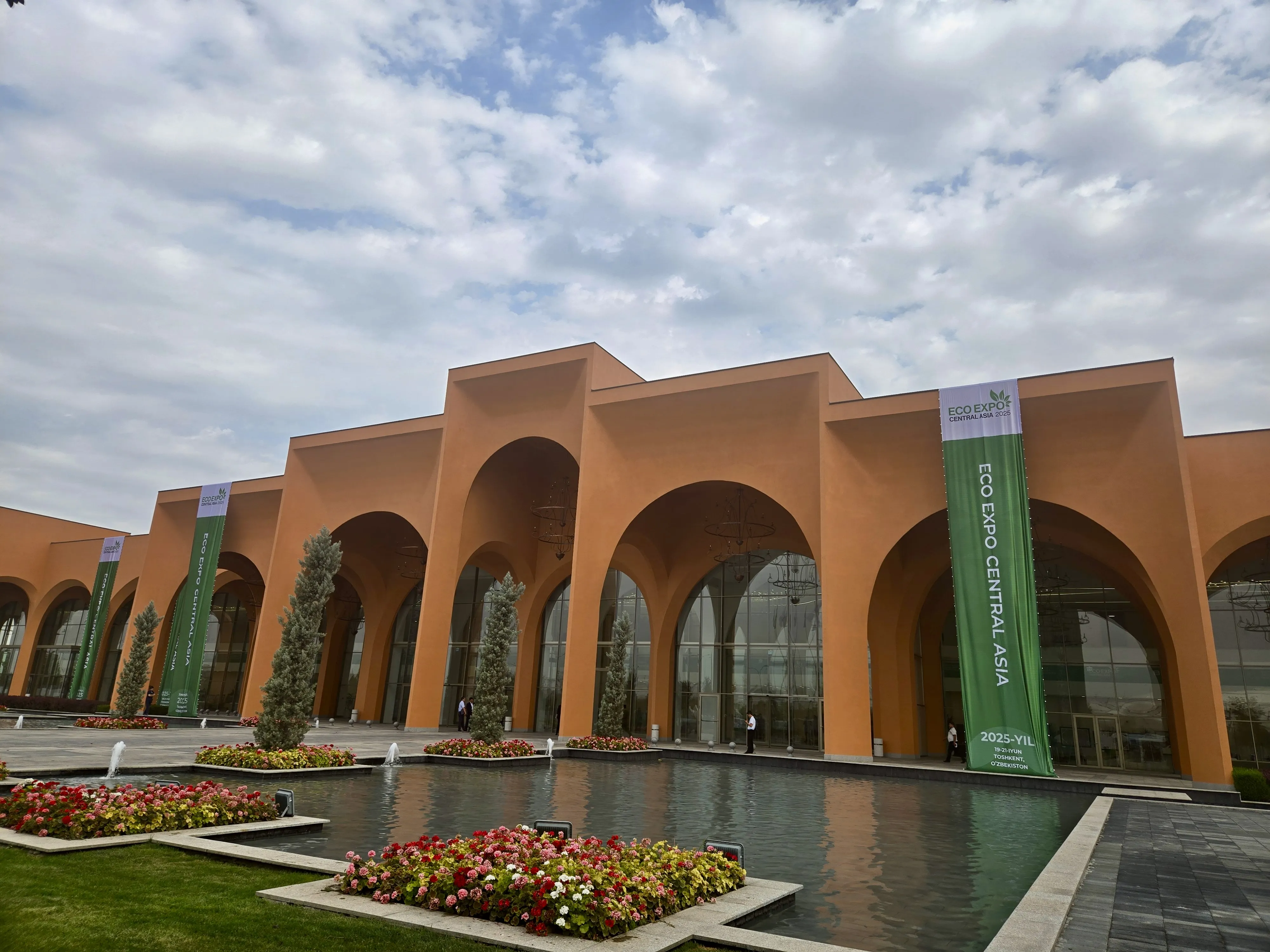 Компания Lihe Technology приняла участие в выставке Eco Expo Central Asia 2025 в Узбекистане, а министры охраны окружающей среды многих стран посетили ее стенд, чтобы дать рекомендации и обменяться опытом.